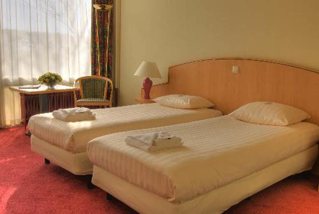 Tulip Inn Maastricht Aachen Airport Стая снимка