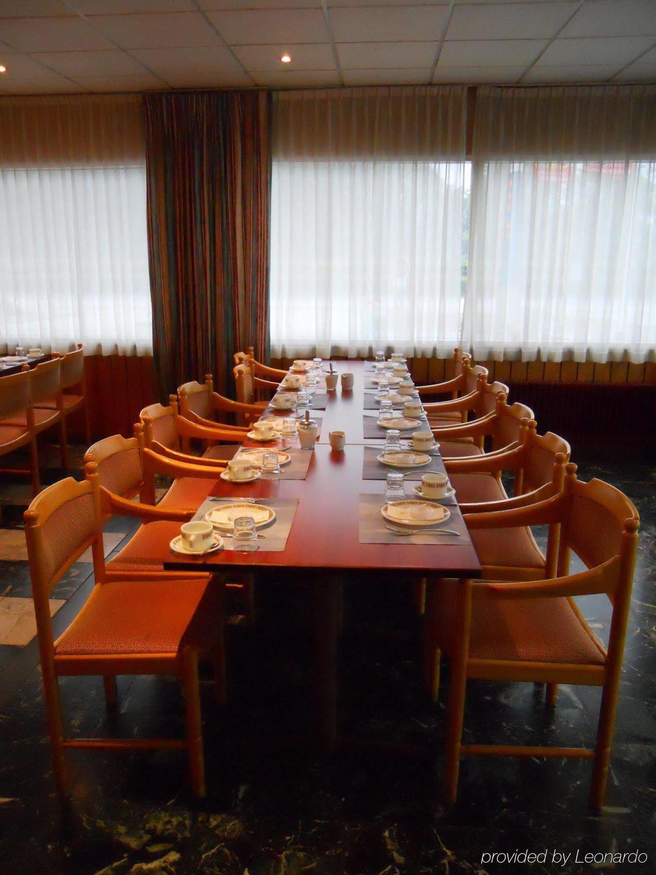 Tulip Inn Maastricht Aachen Airport Ресторант снимка